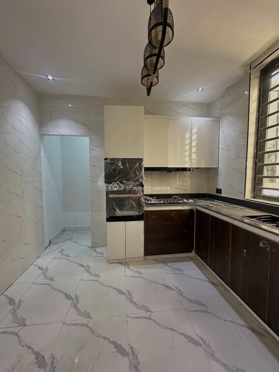 Serviced 3 Bedroom Apartment with Bq, Lekki Phase 1, Lekki, Lagos, Flat / Apartment for Rent