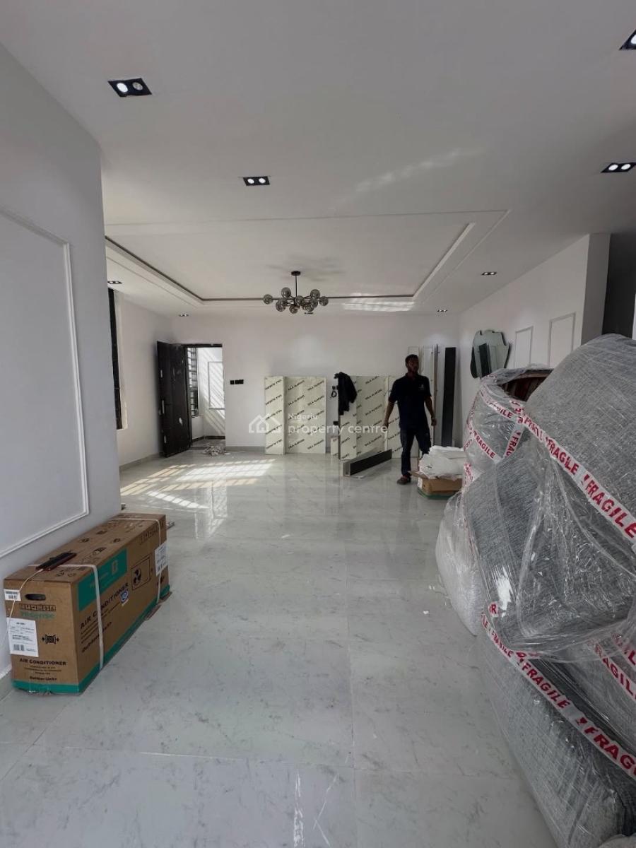 Serviced 3 Bedroom Apartment with Bq, Lekki Phase 1, Lekki, Lagos, Flat / Apartment for Rent