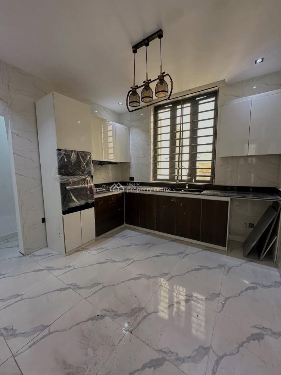 Serviced 3 Bedroom Apartment with Bq, Lekki Phase 1, Lekki, Lagos, Flat / Apartment for Rent