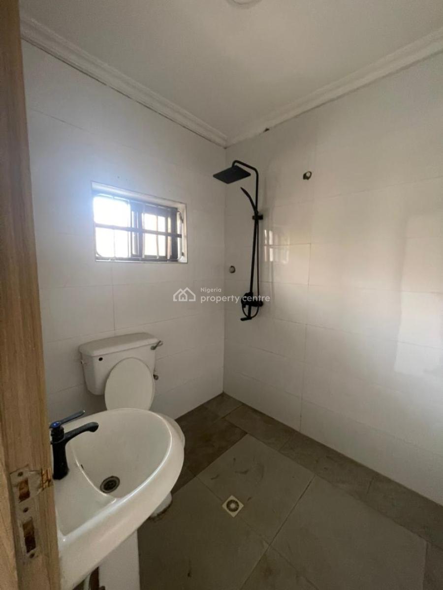 Self-compound 3-bedroom Terraced Duplex with Room & Parlour Bq, Lekki Right, Lekki Phase 1, Lekki, Lagos, Terraced Duplex for Sale