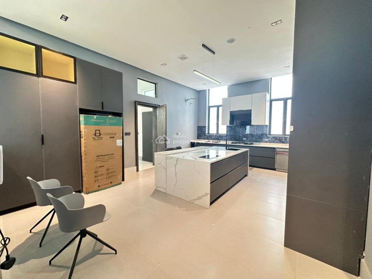 8 Bedrooms Luxury Mansion, Asokoro District, Abuja, Detached Duplex for Sale