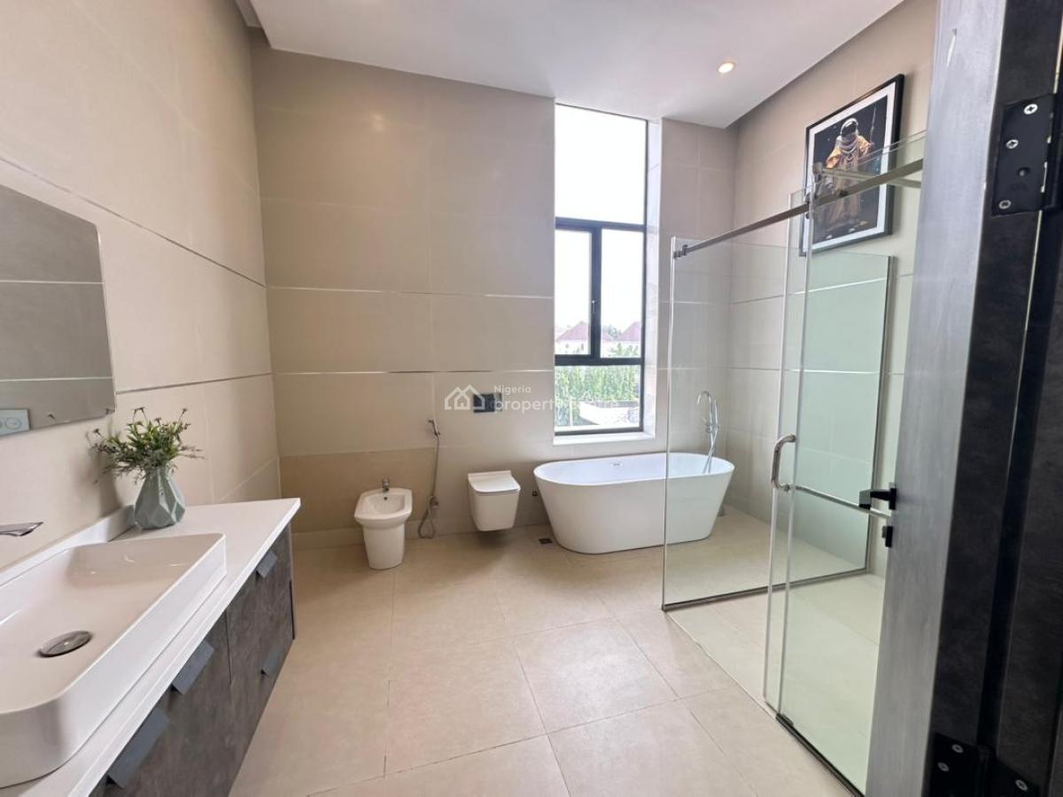 8 Bedrooms Luxury Mansion, Asokoro District, Abuja, Detached Duplex for Sale