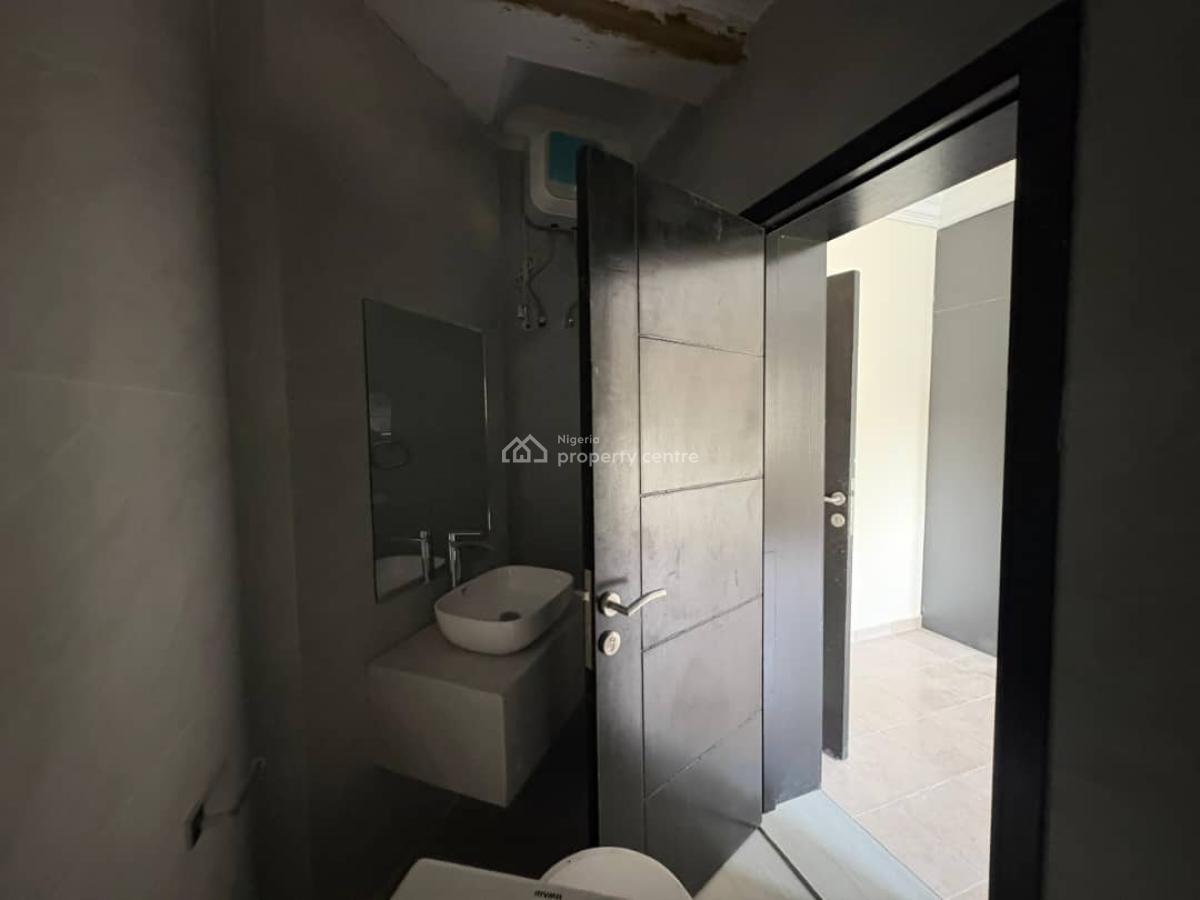 New Luxury 3bedroom with Bq Elevator Pool Gym 24hours Light, Off Admiralty Way, Lekki Phase 1, Lekki, Lagos, Flat / Apartment for Rent