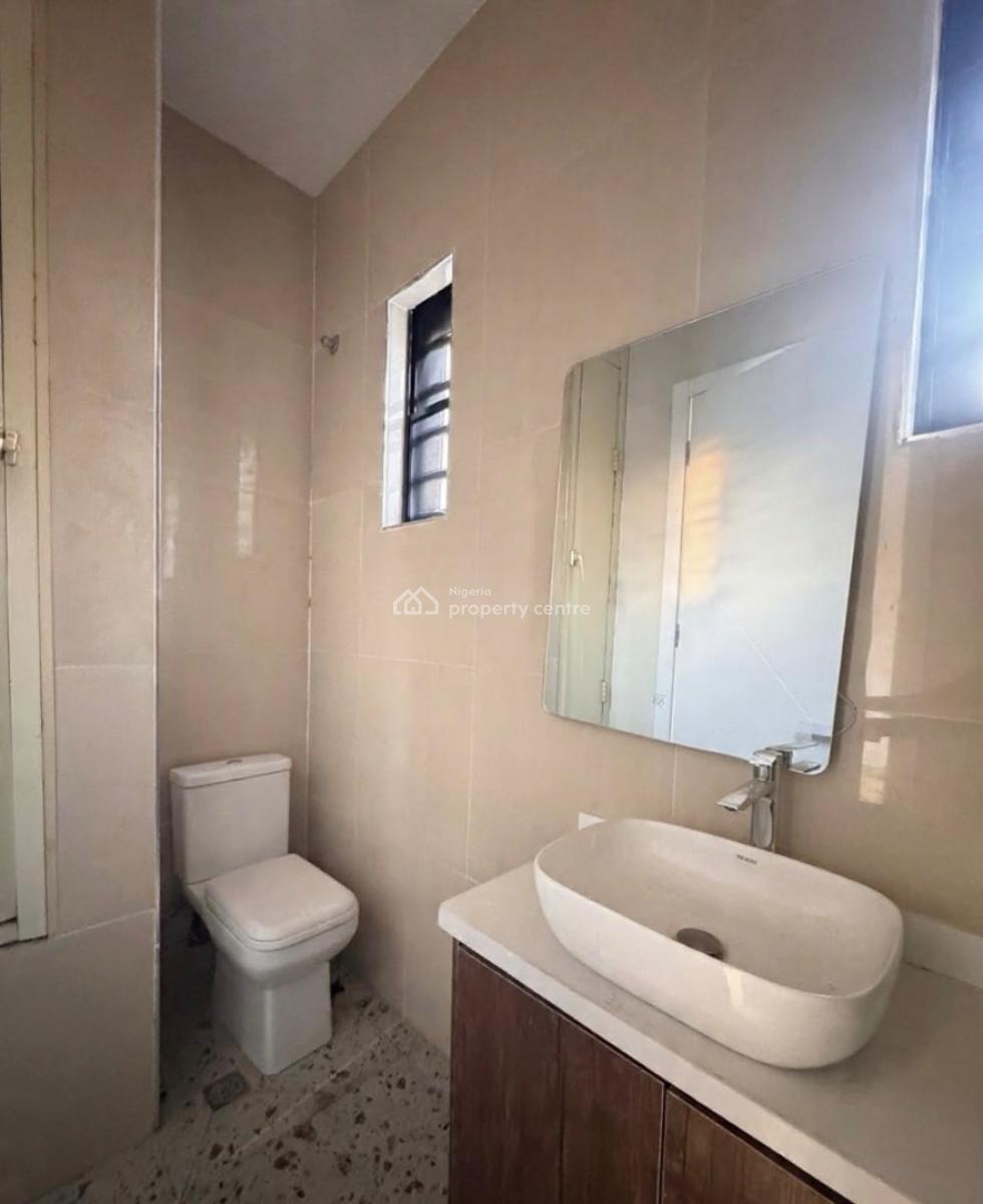 Fully Serviced 2 Bedroom Apartment with Bq, Lekki Phase 1, Lekki Phase 1, Lekki, Lagos, Block of Flats for Sale