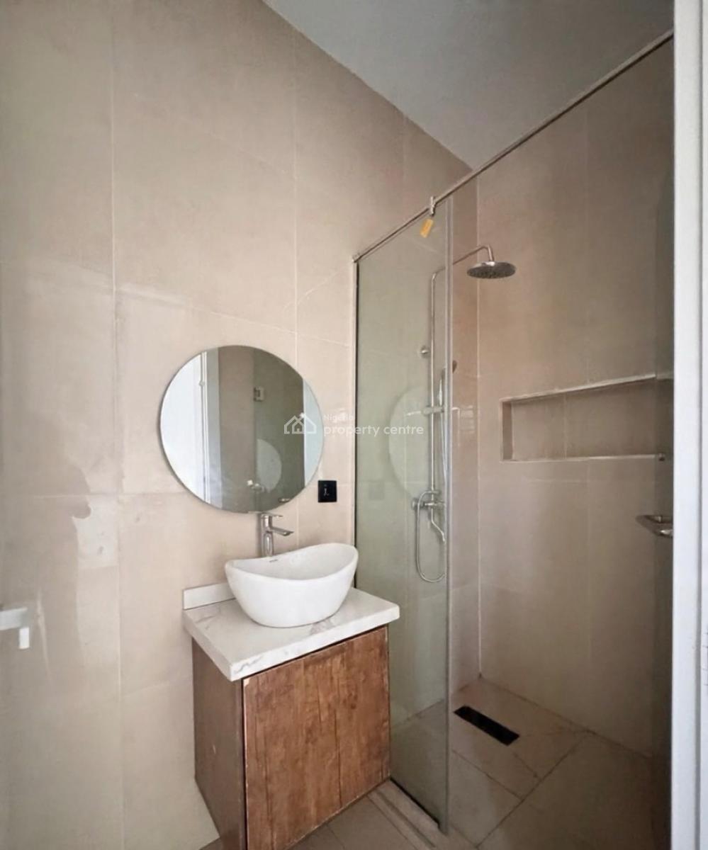 Fully Serviced 2 Bedroom Apartment with Bq, Lekki Phase 1, Lekki Phase 1, Lekki, Lagos, Block of Flats for Sale