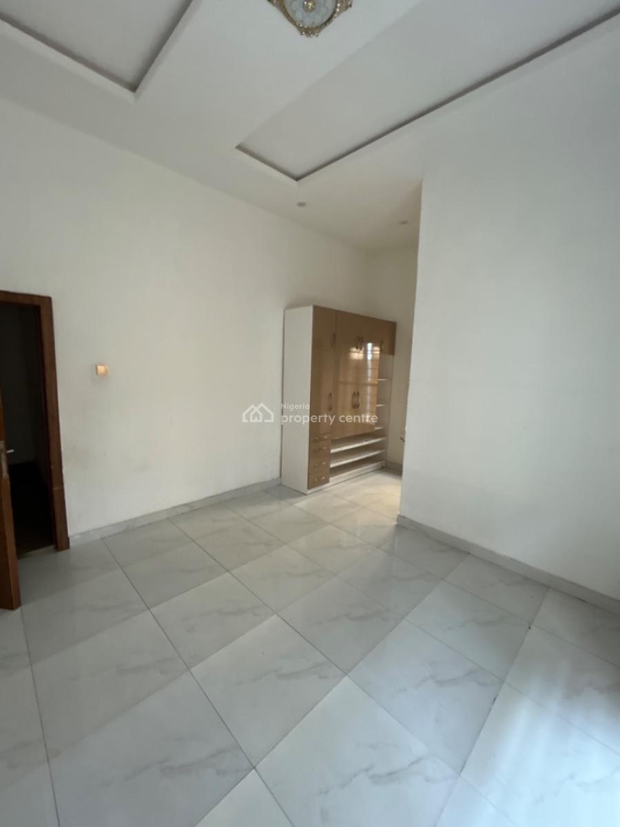 3 Bedroom Apartment, Gra Phase 2, Magodo, Lagos, Flat / Apartment for Rent