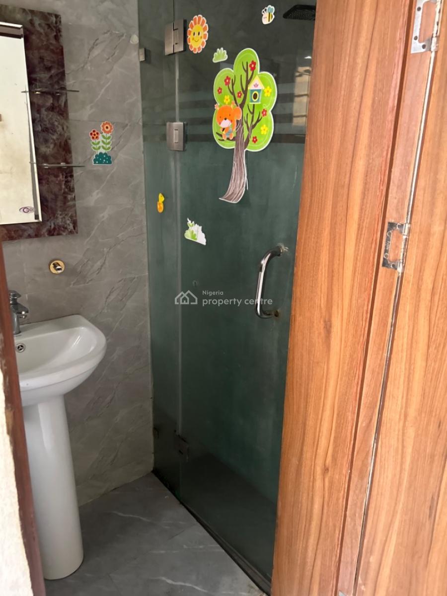 3 Bedroom Apartment, Gra Phase 2, Magodo, Lagos, Flat / Apartment for Rent