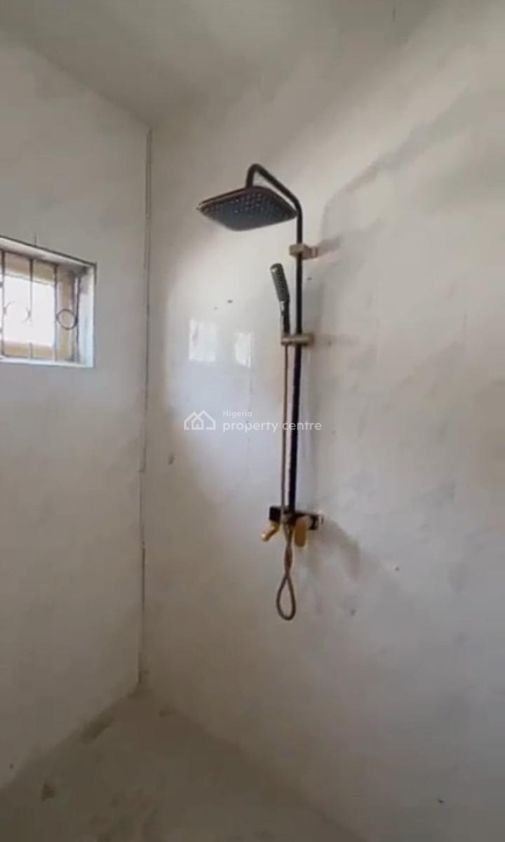 Semi Masters Bedroom Inside a Shared Apartment{ Video}, Lekki Gardens Phase 4 @ General Paint/ Pepperoni, Ajah, Lagos, Self Contain (single Rooms) for Rent