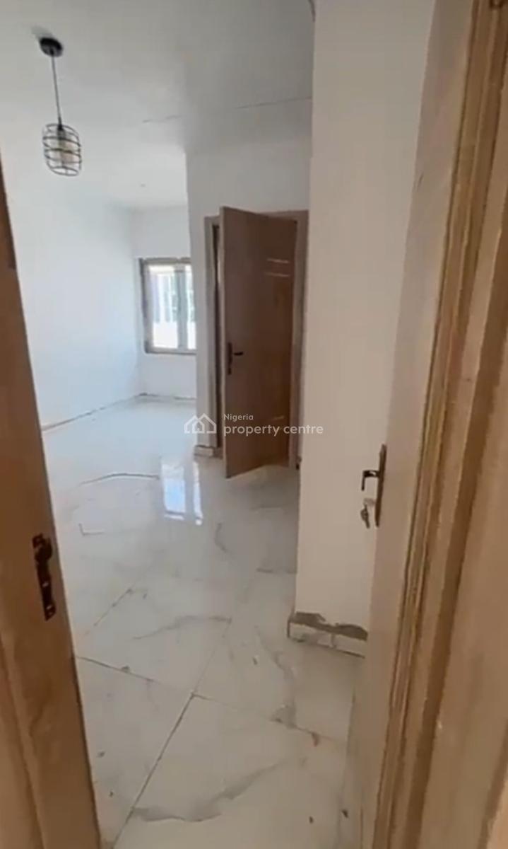 Semi Masters Bedroom Inside a Shared Apartment{ Video}, Lekki Gardens Phase 4 @ General Paint/ Pepperoni, Ajah, Lagos, Self Contain (single Rooms) for Rent