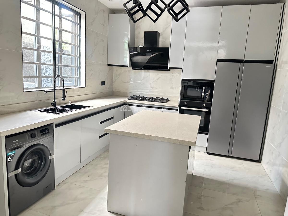 Spacious 5 Bedroom Fully Detached Duplex with Bq, Lekki, Lagos, Detached Duplex for Sale