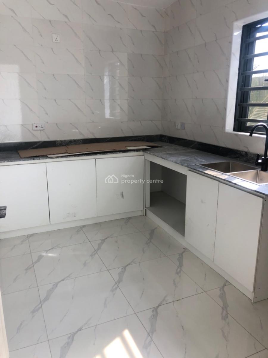 Luxury 2 Bedroom Apartments, Ologolo, Lekki, Lagos, Flat / Apartment for Sale