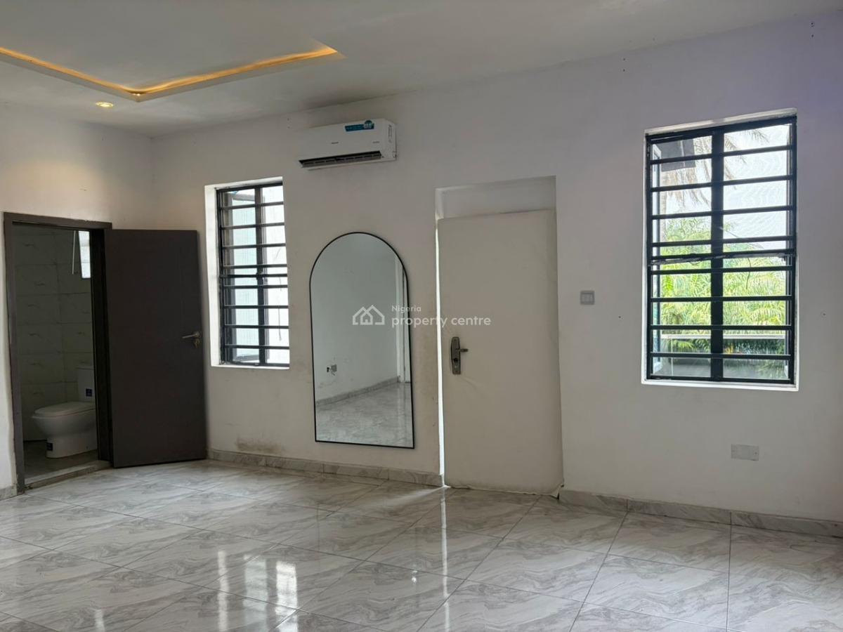 Clean and Spacious Master Bedroom in an Estate, Lekki, Lagos, Flat / Apartment for Rent