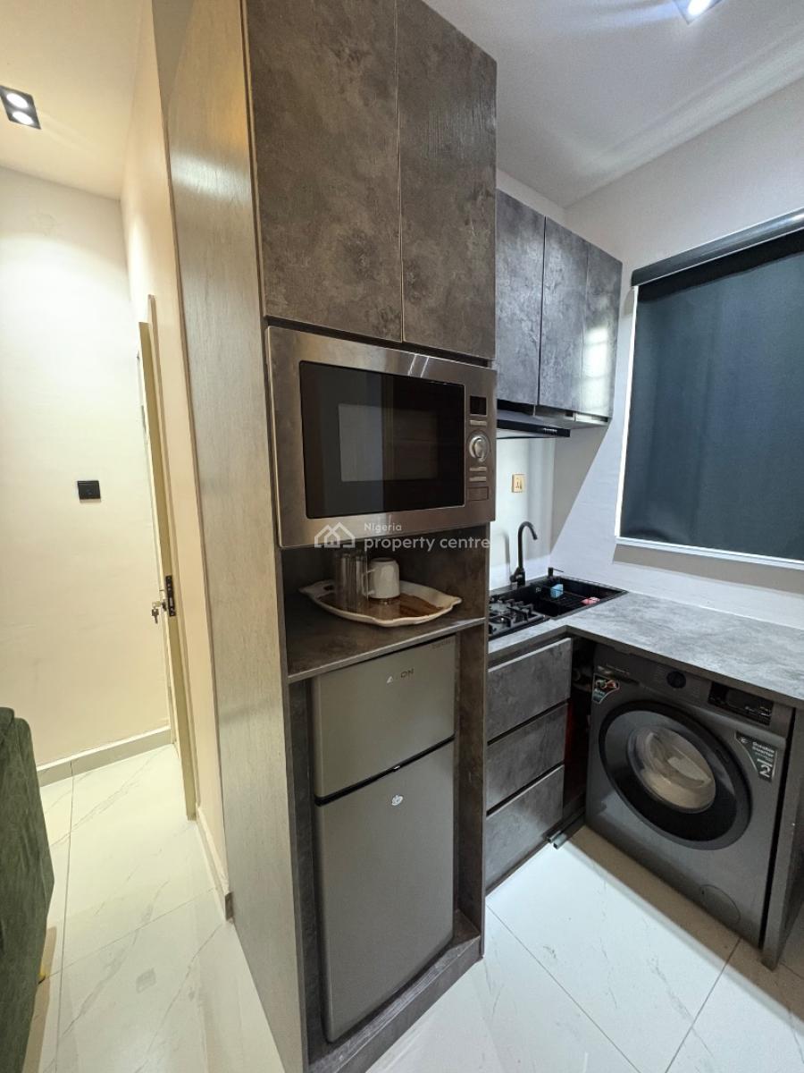 Luxury 1 Bedroom Apartment, Little Road Street Yaba, Yaba, Lagos, Flat / Apartment Short Let