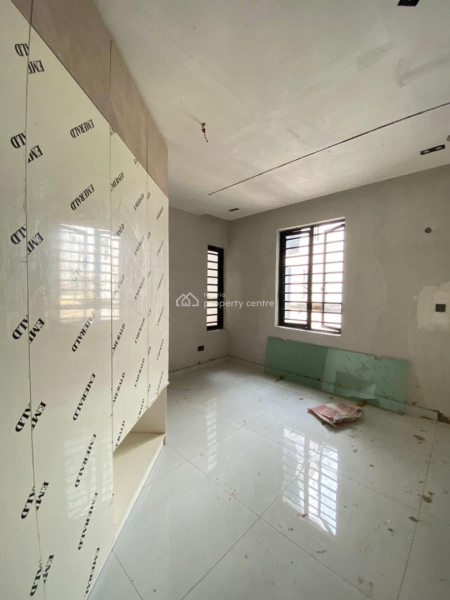 Built to Taste 2 Bedroom Apartment with an Elevator, Gym, Lekki Phase 1, Lekki, Lagos, Flat / Apartment for Sale