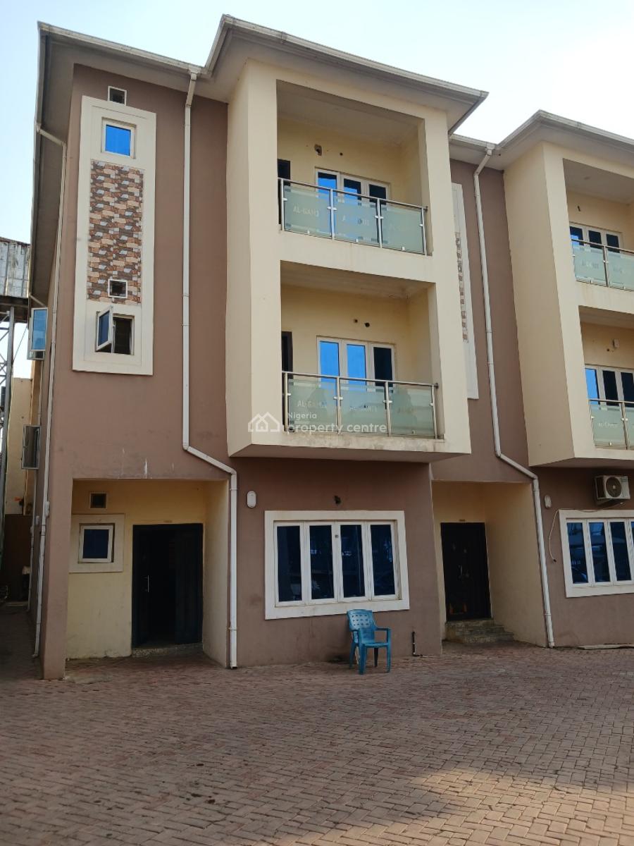 Under Renovation, 4 Bedroom Terrace Duplex with 1room Bq, Guzape Abuja Diplomatic Zone, Guzape District, Abuja, Terraced Duplex for Rent
