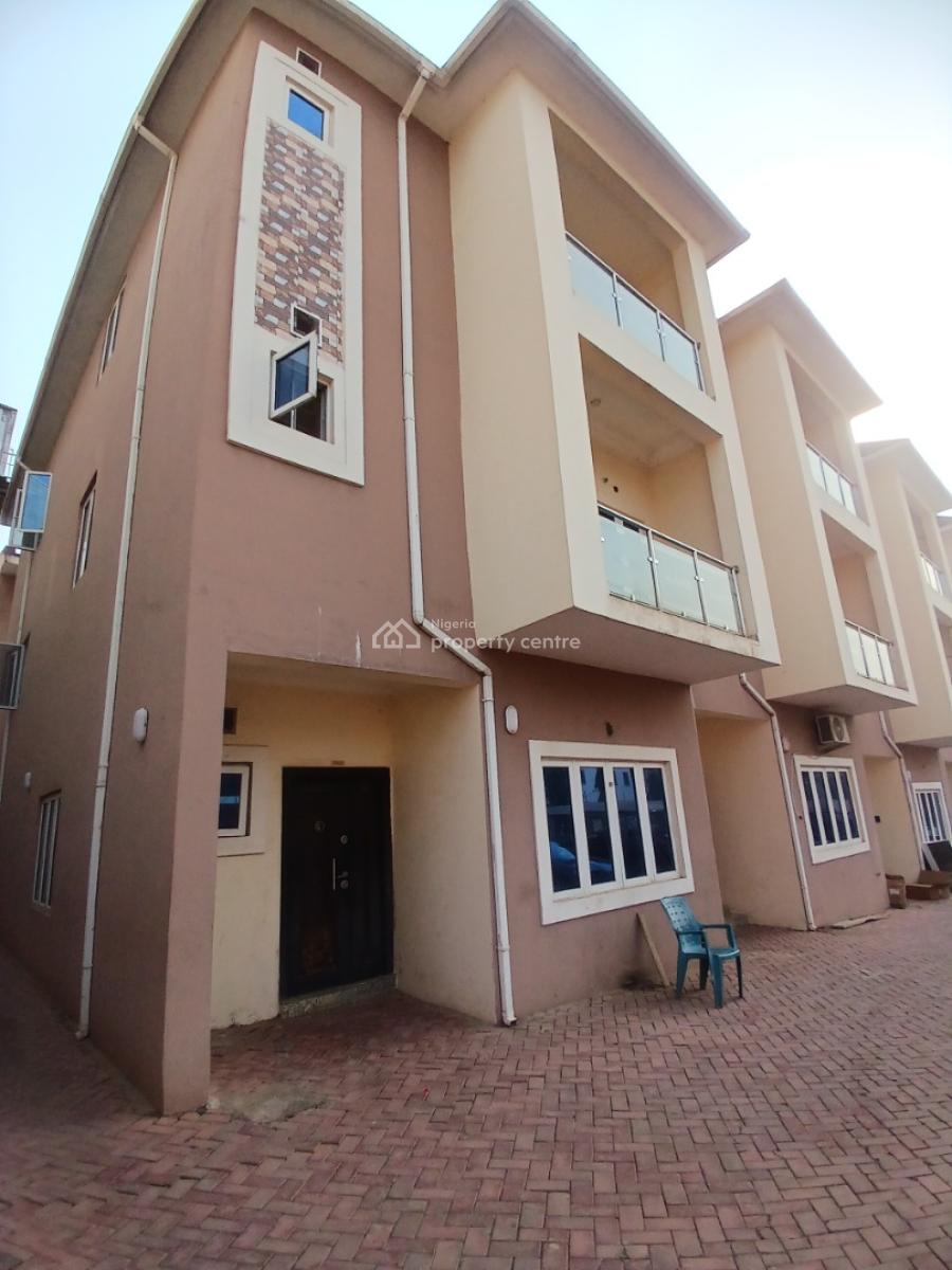 Under Renovation, 4 Bedroom Terrace Duplex with 1room Bq, Guzape Abuja Diplomatic Zone, Guzape District, Abuja, Terraced Duplex for Rent