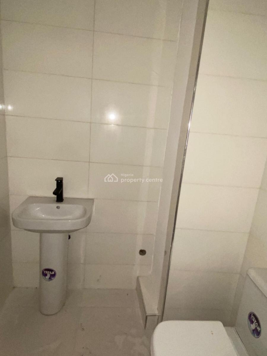 Newly Built Luxury 2 Bedroom Flat with Elevator and Gym, Lekki Phase 1, Lekki, Lagos, Flat / Apartment for Sale