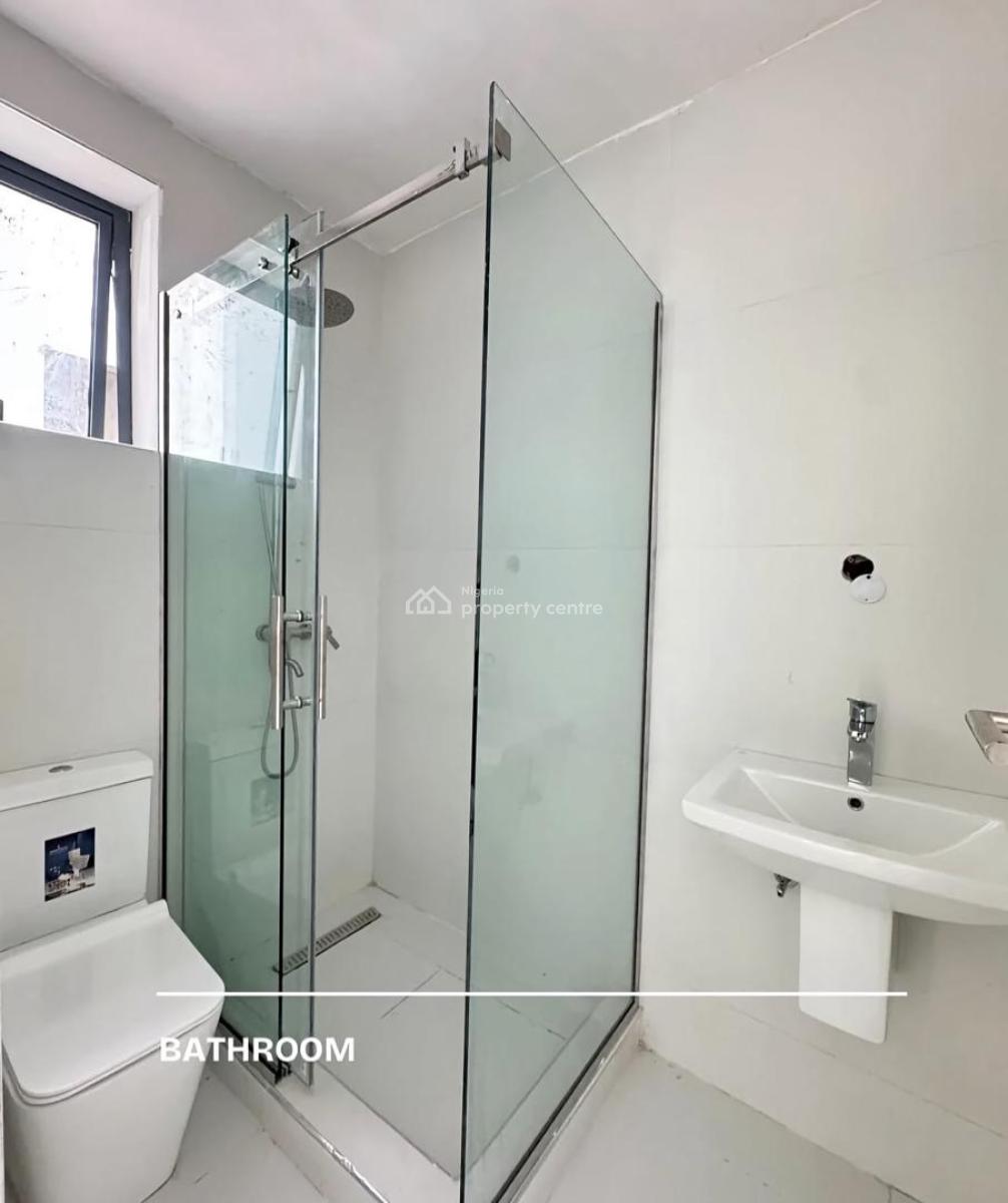 Well Built 2 Bedroom Apartment, Lekki Phase 1, Lekki, Lagos, Flat / Apartment for Rent