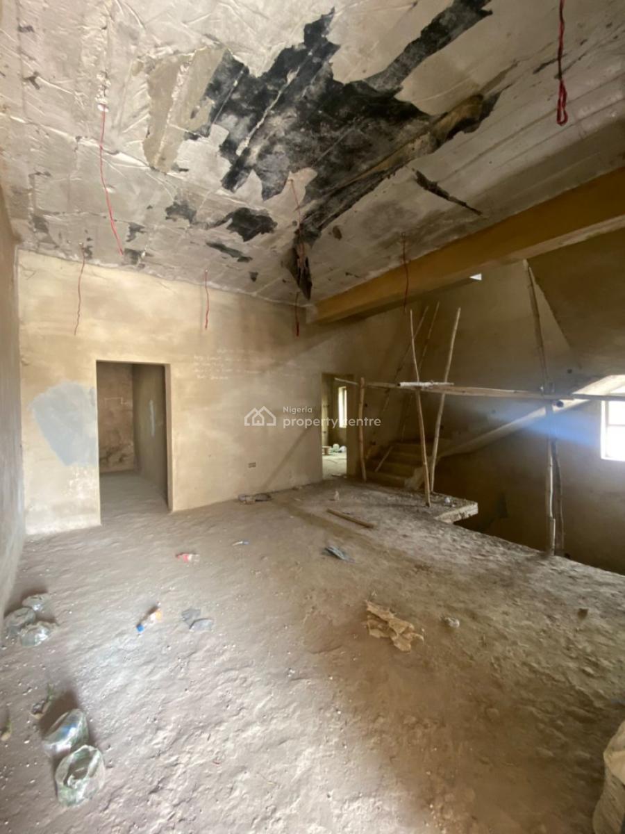 4 Bedrooms Terrace, Dawaki, Gwarinpa, Abuja, Terraced Duplex for Sale