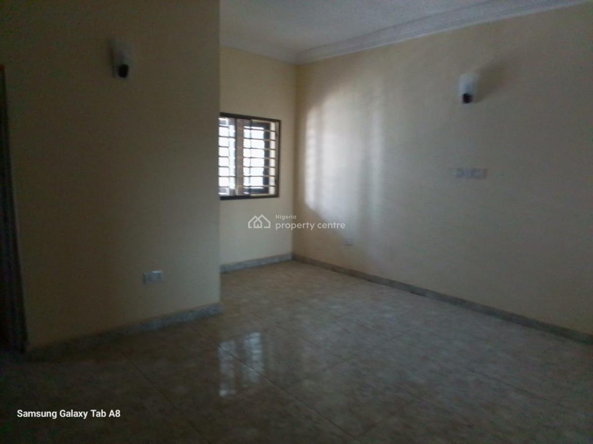 4 Bedrooms Terrace with Bq, Karmo, Abuja, Terraced Duplex for Sale