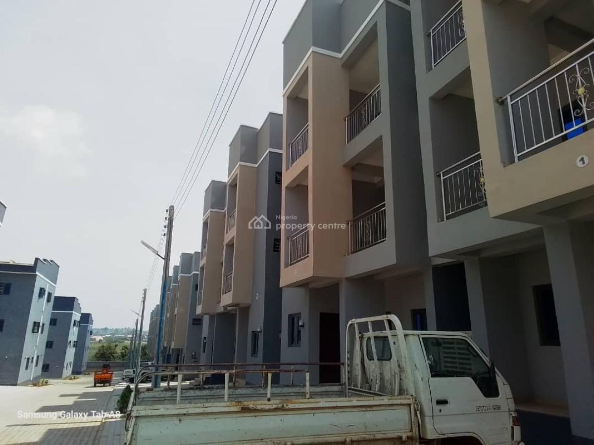 4 Bedrooms Terrace with Bq, Karmo, Abuja, Terraced Duplex for Sale