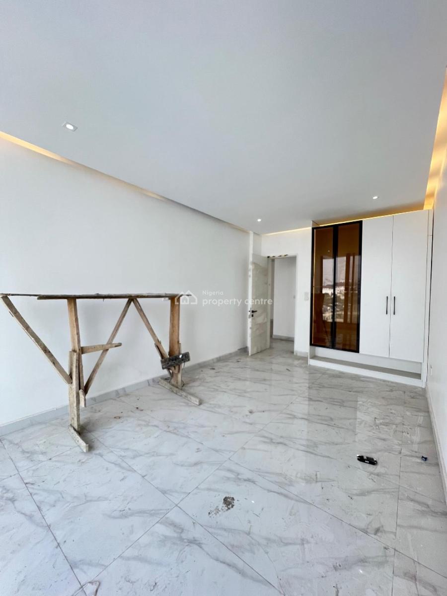 Contemporary 2 Bedrooms Apartment with Swimming Pool, Lekki Phase 1, Lekki, Lagos, Flat / Apartment for Sale