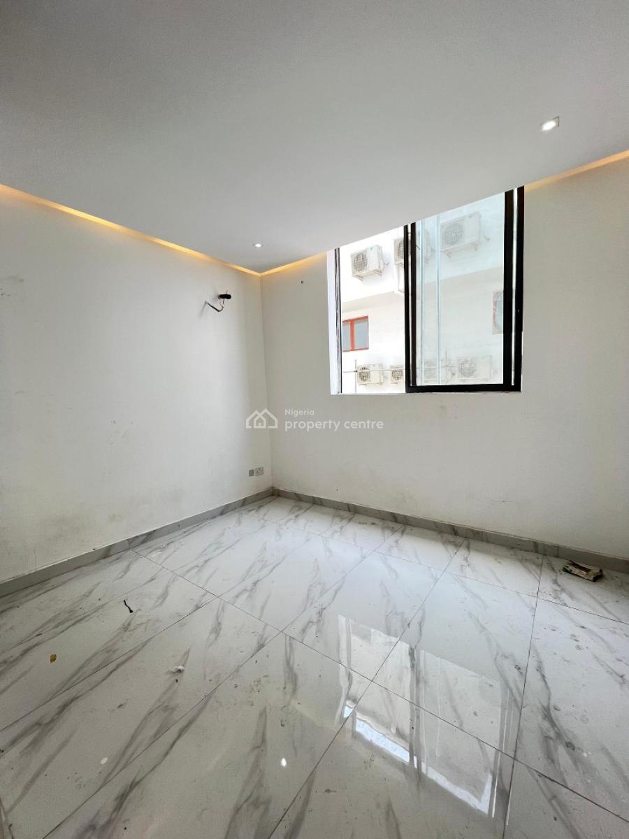 Contemporary 2 Bedrooms Apartment with Swimming Pool, Lekki Phase 1, Lekki, Lagos, Flat / Apartment for Sale