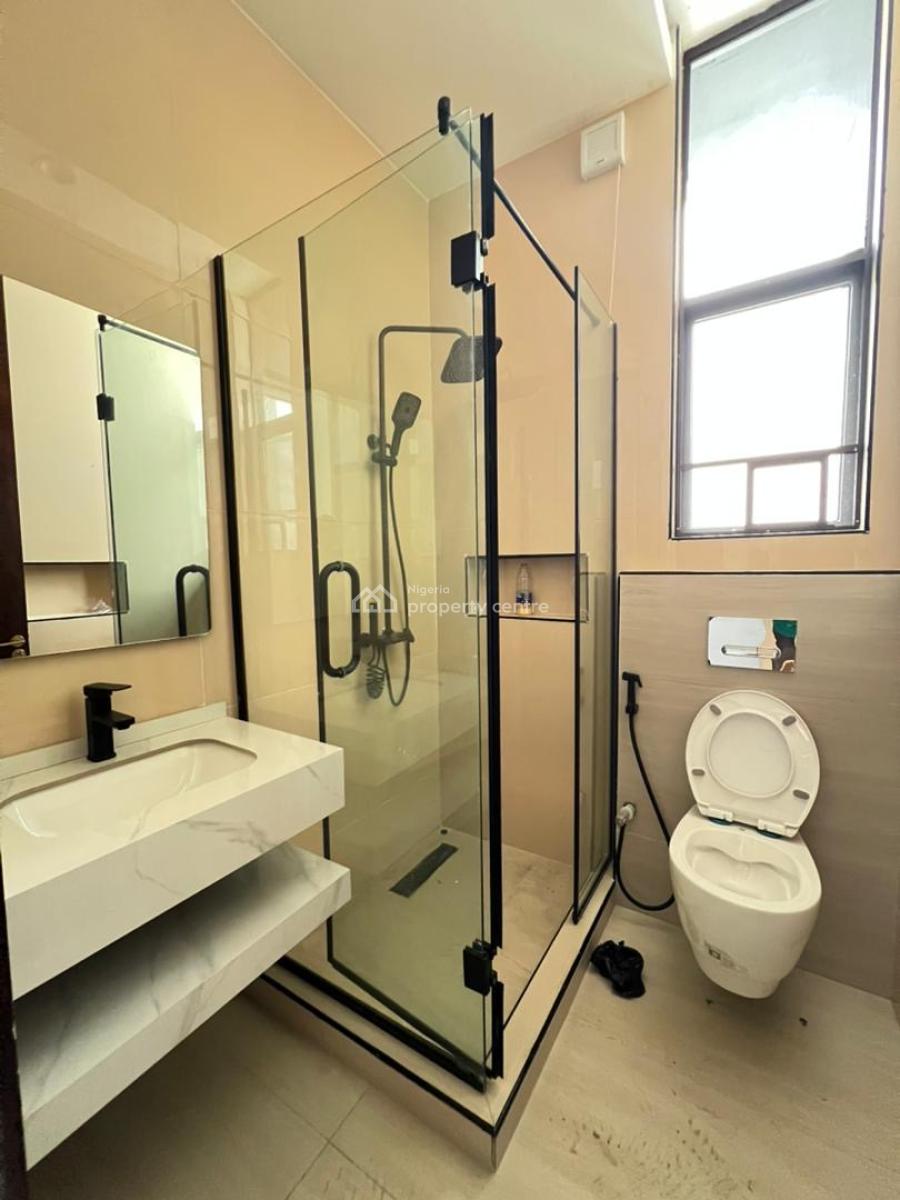 Exquisitely Built 3 Bedroom Apartment, Lekki Phase 1, Lekki, Lagos, Flat / Apartment for Sale