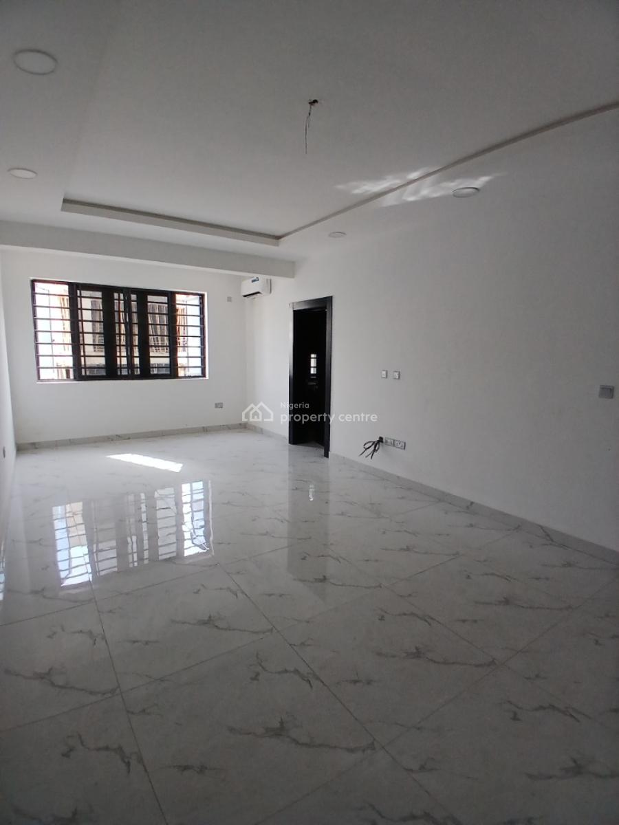 Well-finished and Serviced 2 Bedroom En-suite Flat with an Enclosed Fi, Lekki Phase 1, Lekki, Lagos, Flat / Apartment for Sale