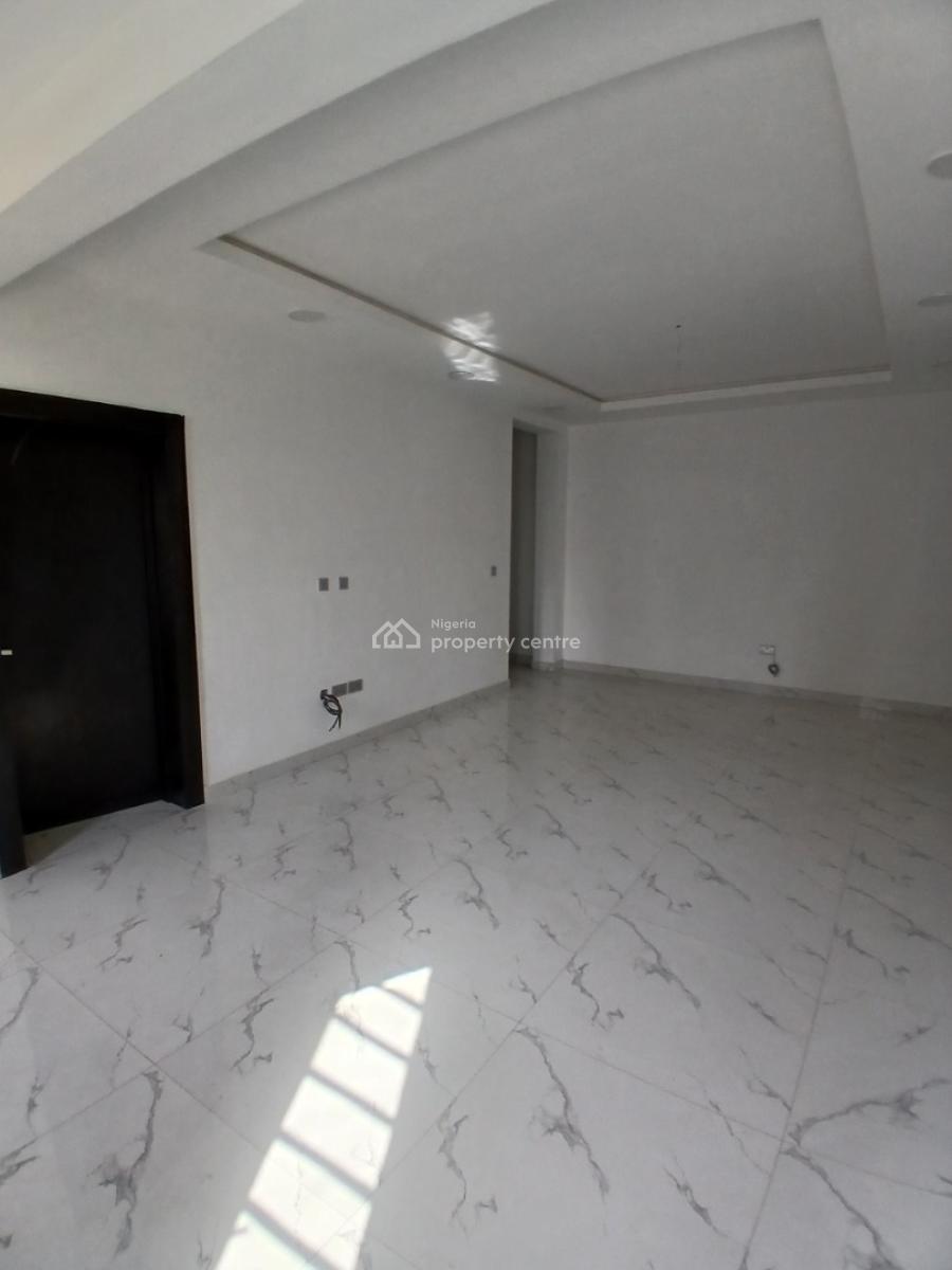 Well-finished and Serviced 2 Bedroom En-suite Flat with an Enclosed Fi, Lekki Phase 1, Lekki, Lagos, Flat / Apartment for Sale