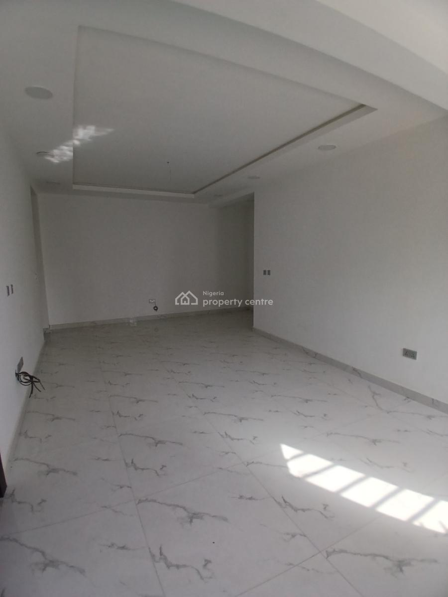 Well-finished and Serviced 2 Bedroom En-suite Flat with an Enclosed Fi, Lekki Phase 1, Lekki, Lagos, Flat / Apartment for Sale