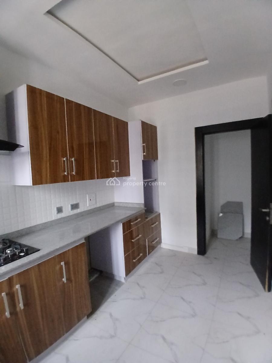 Well-finished and Serviced 2 Bedroom En-suite Flat with an Enclosed Fi, Lekki Phase 1, Lekki, Lagos, Flat / Apartment for Sale