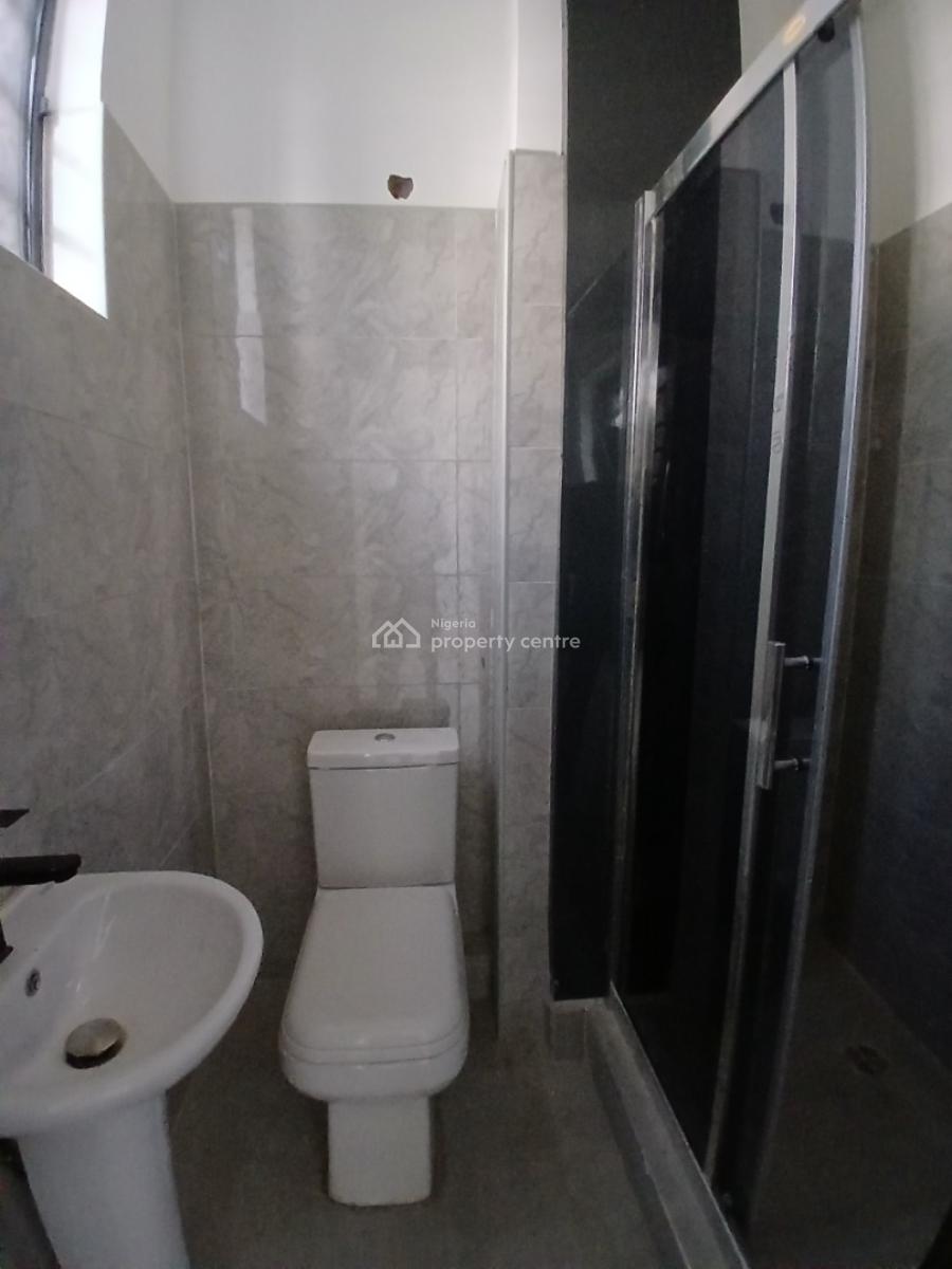 Well-finished and Serviced 2 Bedroom En-suite Flat with an Enclosed Fi, Lekki Phase 1, Lekki, Lagos, Flat / Apartment for Sale