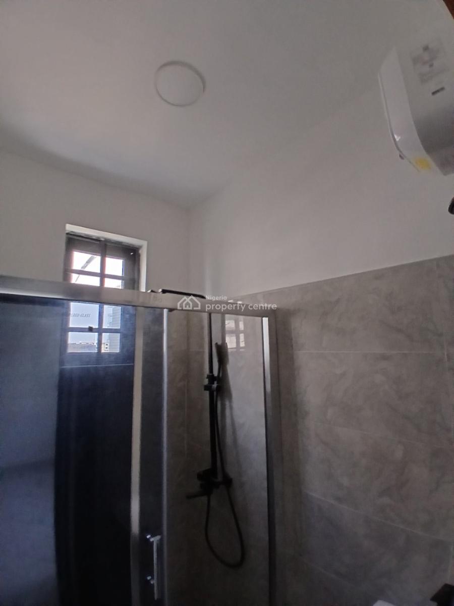 Well-finished and Serviced 2 Bedroom En-suite Flat with an Enclosed Fi, Lekki Phase 1, Lekki, Lagos, Flat / Apartment for Sale