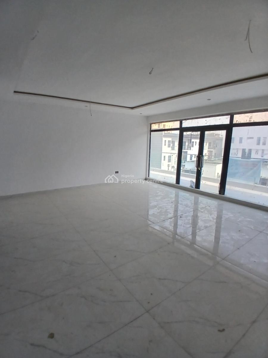 Well-finished and Serviced 3 Bedroom En-suite Flat with an Enclosed Fi, Lekki Phase 1, Lekki, Lagos, Flat / Apartment for Sale