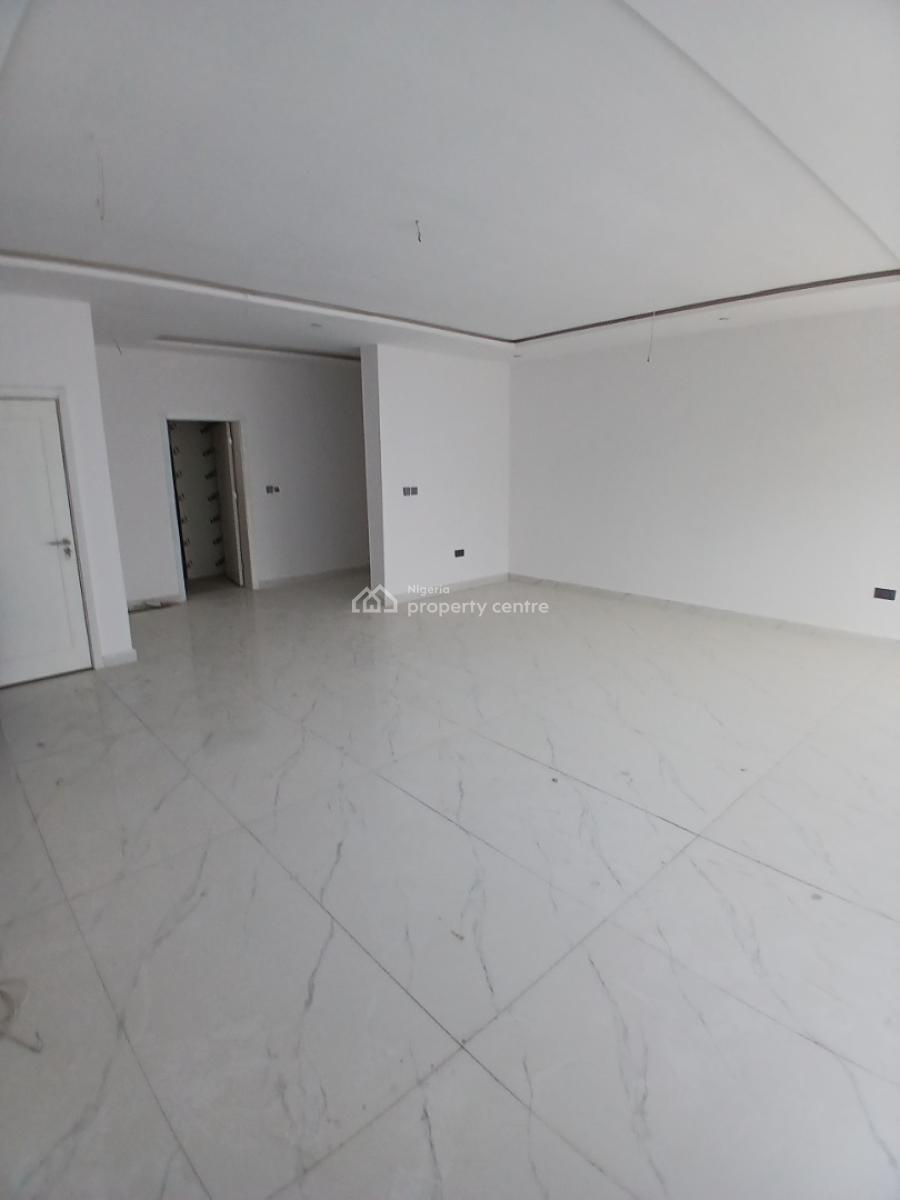 Well-finished and Serviced 3 Bedroom En-suite Flat with an Enclosed Fi, Lekki Phase 1, Lekki, Lagos, Flat / Apartment for Sale