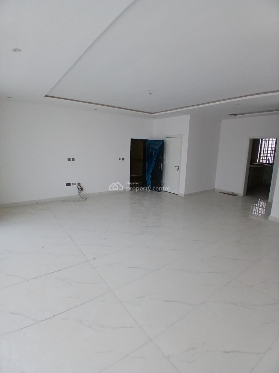 Well-finished and Serviced 3 Bedroom En-suite Flat with an Enclosed Fi, Lekki Phase 1, Lekki, Lagos, Flat / Apartment for Sale