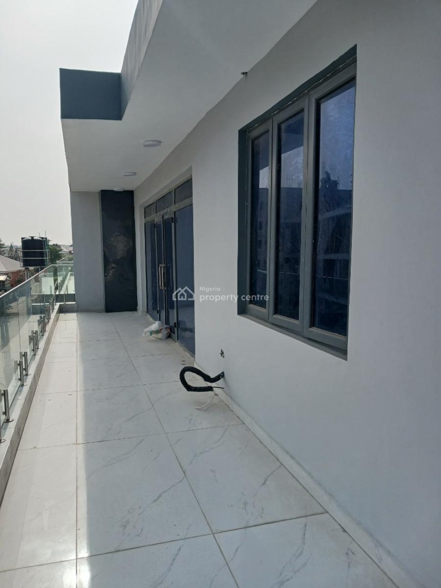 Well-finished and Serviced 3 Bedroom En-suite Flat with an Enclosed Fi, Lekki Phase 1, Lekki, Lagos, Flat / Apartment for Sale