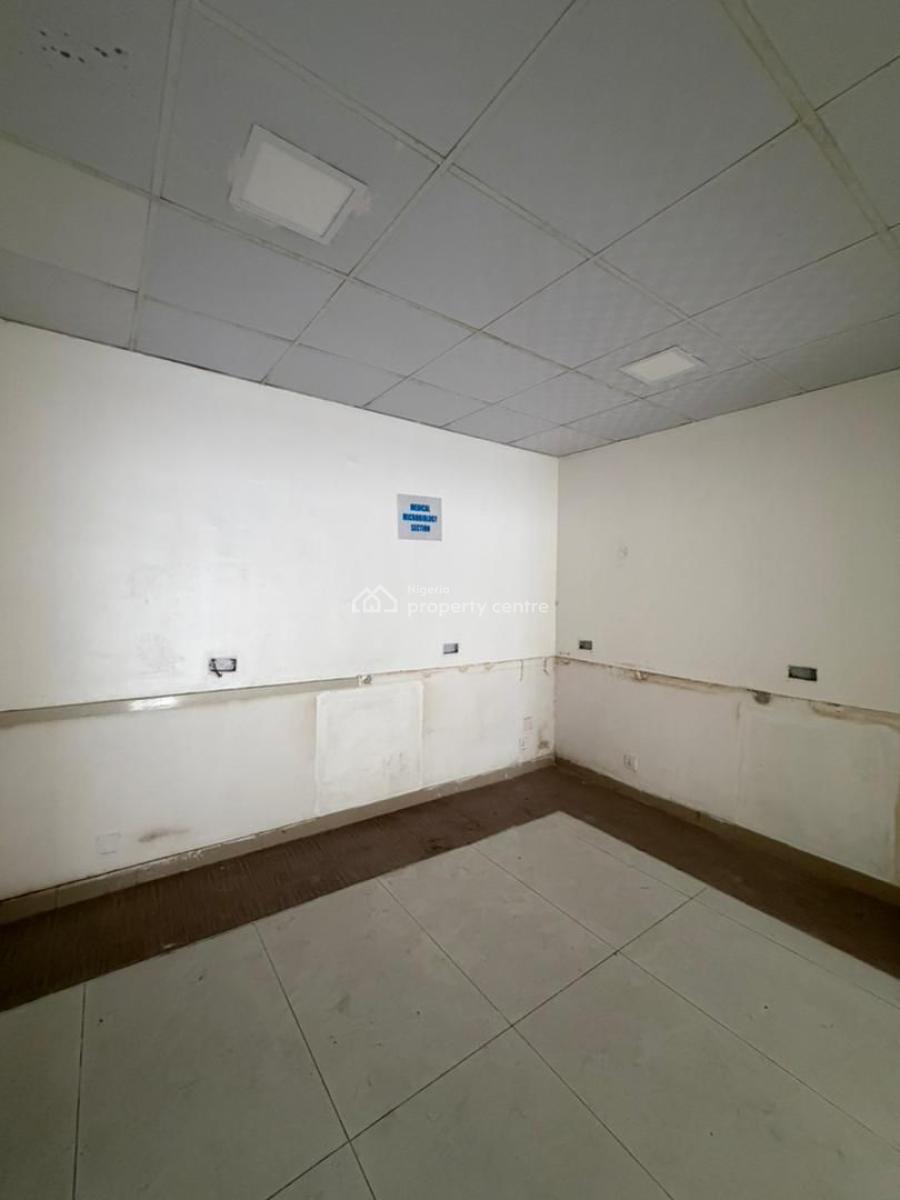 Commercial Property 5-bedroom, Lekki Phase 1, Lekki, Lagos, House for Rent