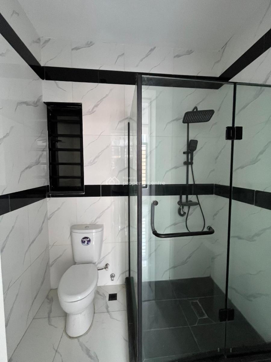 Well Built 2 Bedroom Apartment, Lekki Phase 1, Lekki, Lagos, Block of Flats for Sale