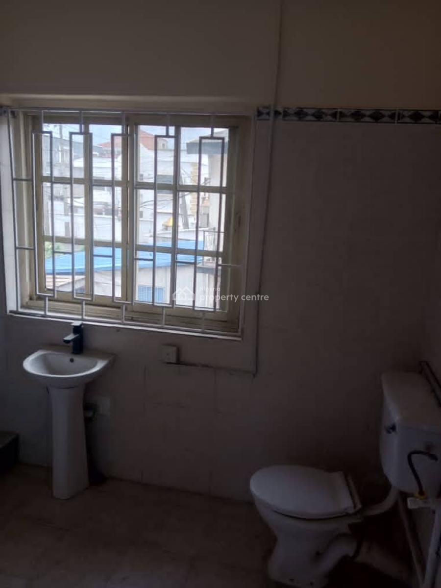 Newly Renovated 4 Bedroom Fully Detached Duplex with 2 Room Bq, Adeniyi Jones, Ikeja, Lagos, Detached Duplex for Rent