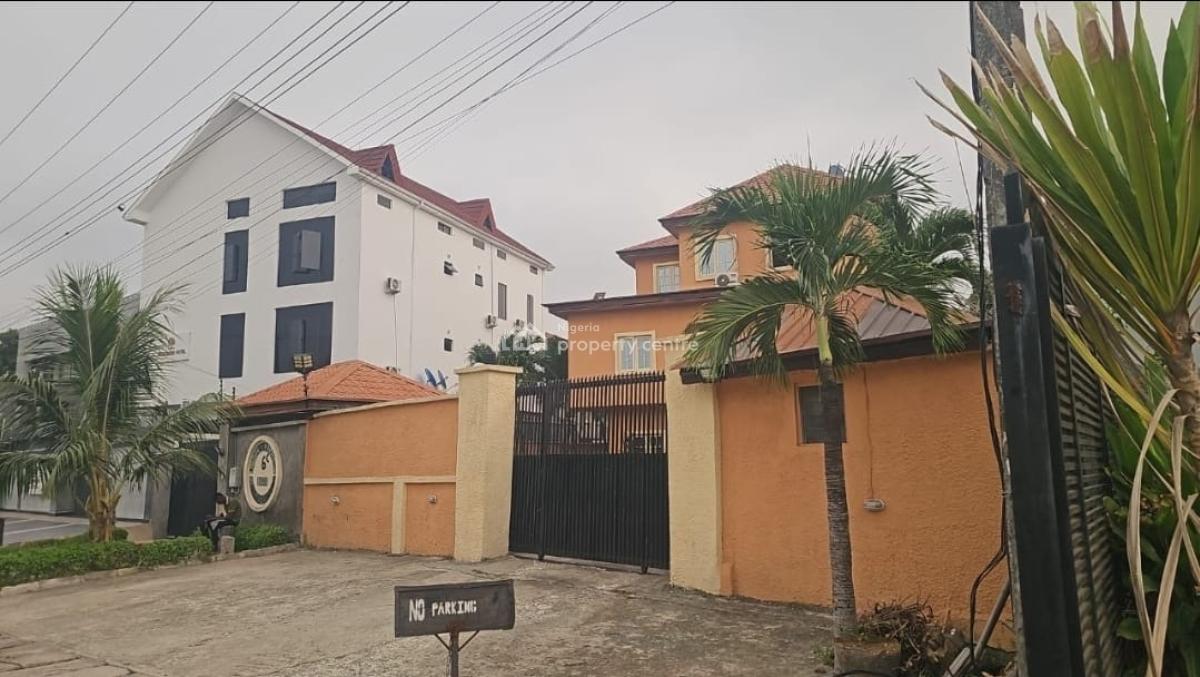 Well Maintained 4 Bedroom Duplex Ideal for Commercial Purposes, Off Admiralty Way, Lekki Phase 1, Lekki, Lagos, Restaurant / Bar for Sale