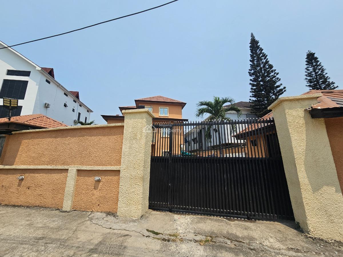 Well Maintained 4 Bedroom Duplex Ideal for Commercial Purposes, Off Admiralty Way, Lekki Phase 1, Lekki, Lagos, Restaurant / Bar for Sale
