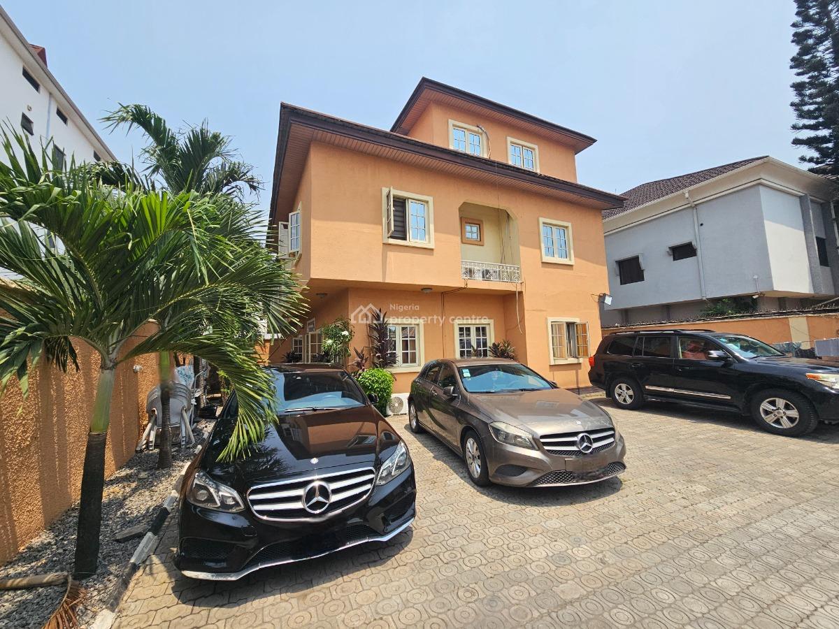 Well Maintained 4 Bedroom Duplex Ideal for Commercial Purposes, Off Admiralty Way, Lekki Phase 1, Lekki, Lagos, Restaurant / Bar for Sale
