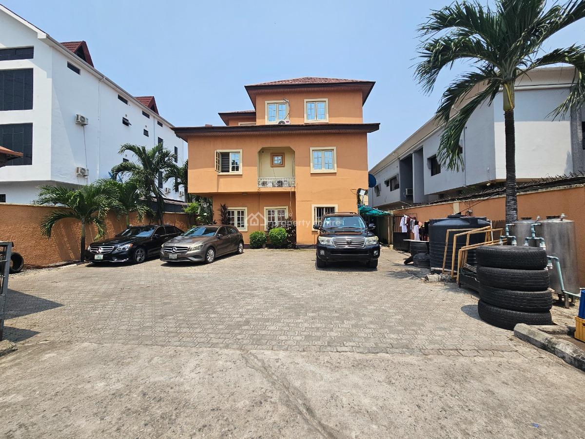 Well Maintained 4 Bedroom Duplex Ideal for Commercial Purposes, Off Admiralty Way, Lekki Phase 1, Lekki, Lagos, Restaurant / Bar for Sale