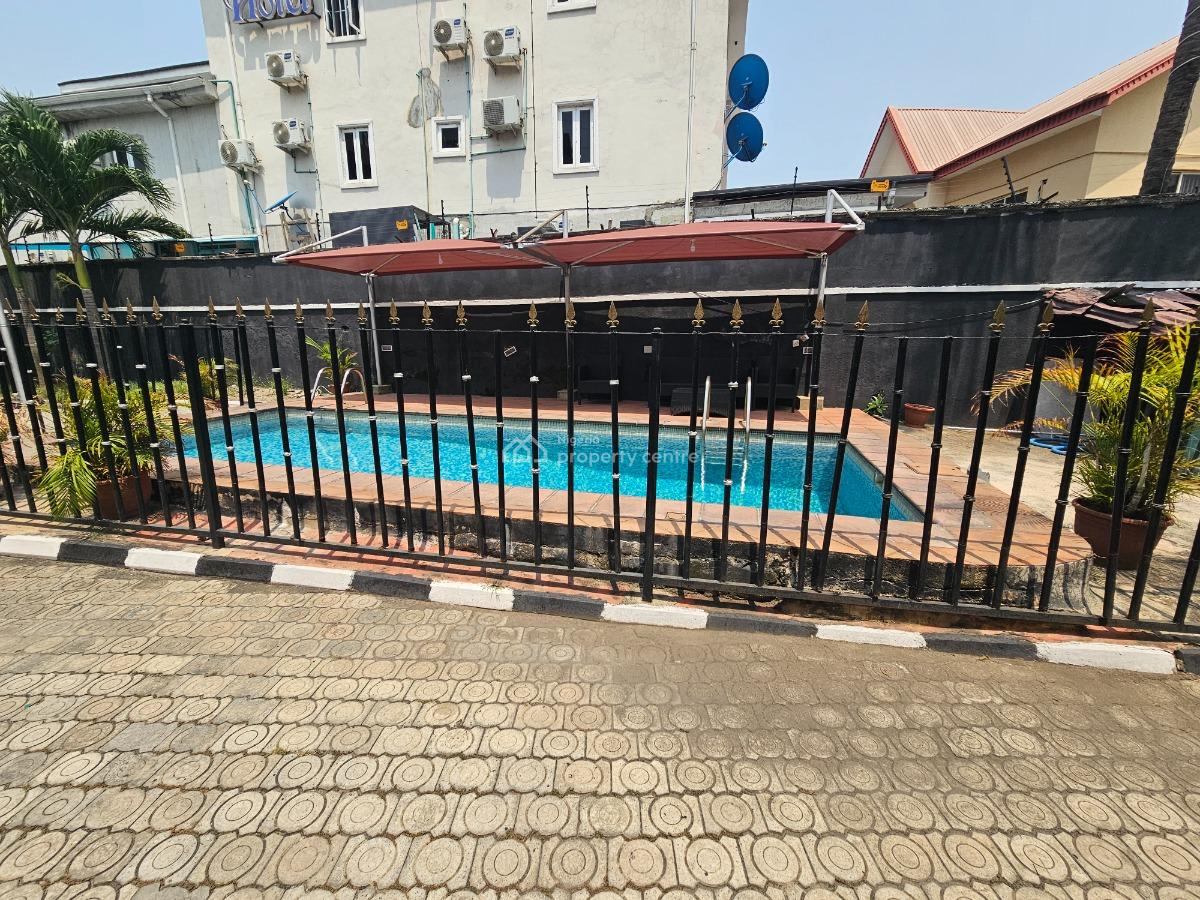 Well Maintained 4 Bedroom Duplex Ideal for Commercial Purposes, Off Admiralty Way, Lekki Phase 1, Lekki, Lagos, Restaurant / Bar for Sale