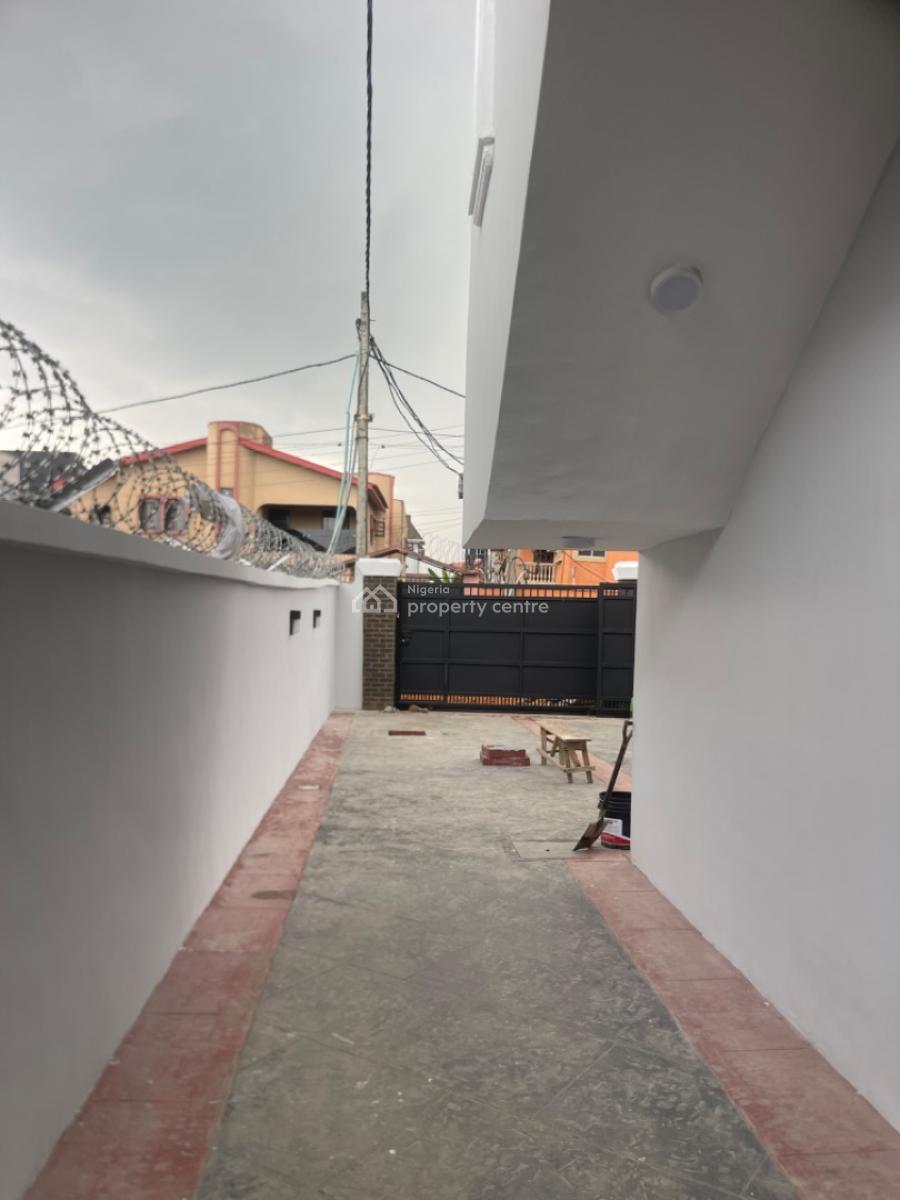 3 Bedroom Terrace Duplex with Beautiful Finishes, Gbagada, Lagos, Terraced Duplex for Sale