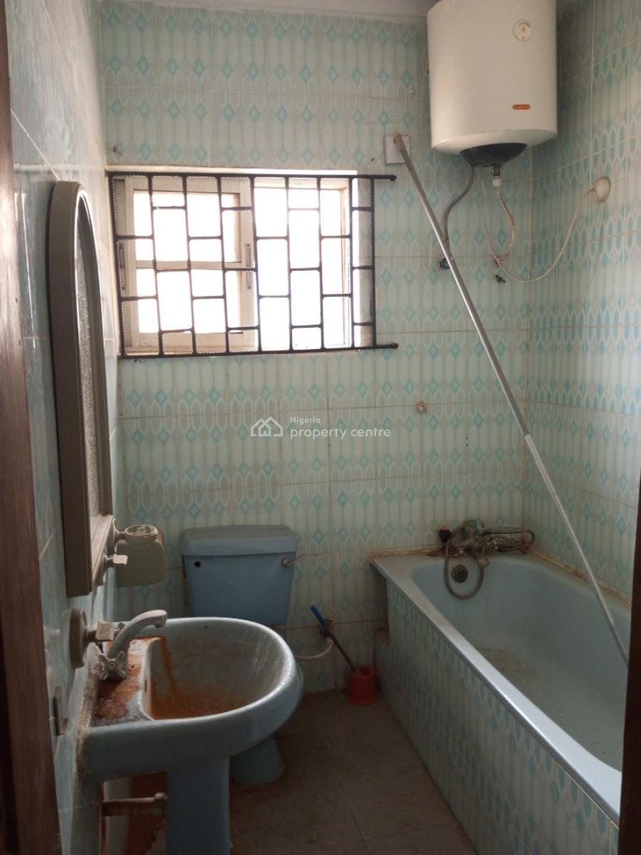 Very Spacious 3bed Flat Upstairs in a Secured Estate, Badore, Ajah, Lagos, Flat / Apartment for Rent