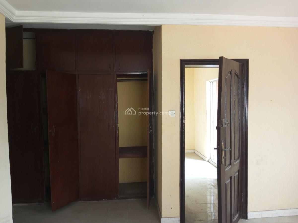 Very Spacious 3bed Flat Upstairs in a Secured Estate, Badore, Ajah, Lagos, Flat / Apartment for Rent