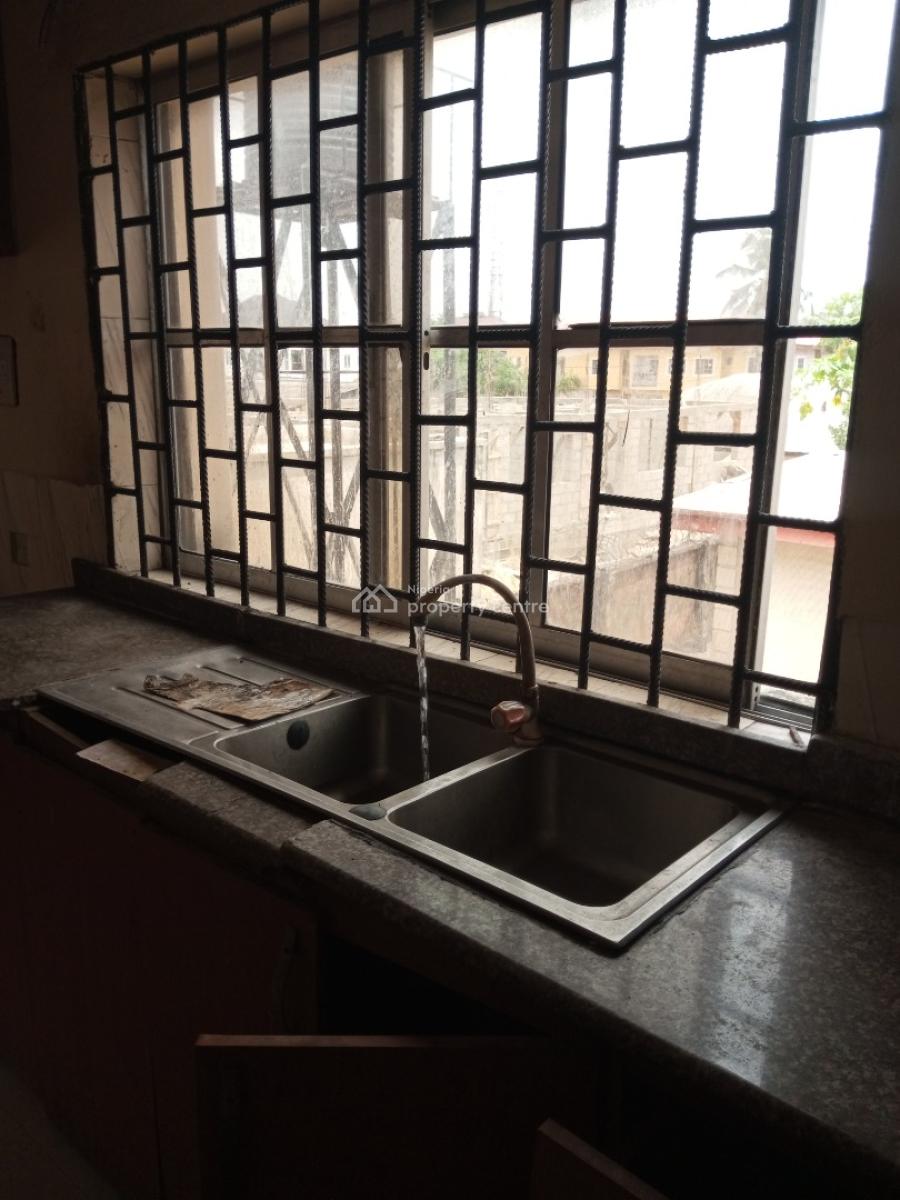Very Spacious 3bed Flat Upstairs in a Secured Estate, Badore, Ajah, Lagos, Flat / Apartment for Rent
